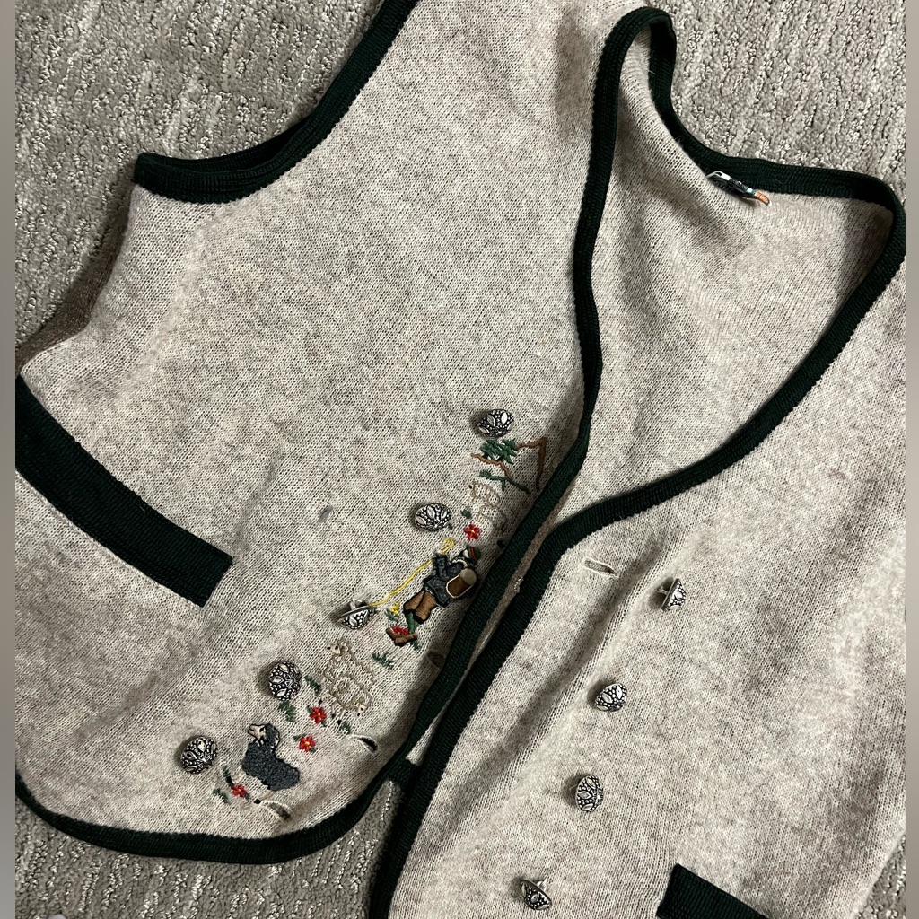 Vintage Sweater Vest/Cardigan. Very Cool Detail Fits A Size Small-